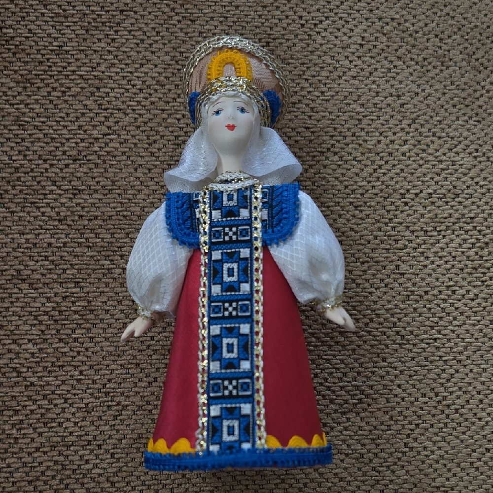 Russian Doll - Vintage Collectible - EUC